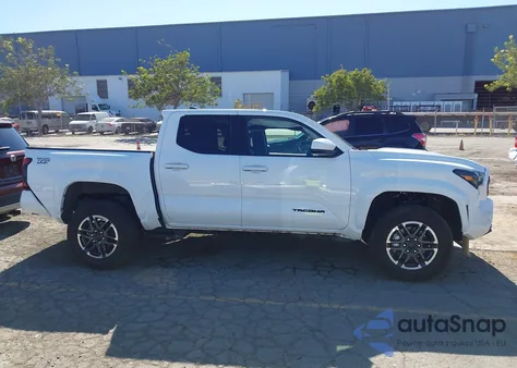 2025 Toyota Tacoma Trd Sport 4Wd z USA, uszkodzony, nr VIN 3TMLB5JN0SM089826